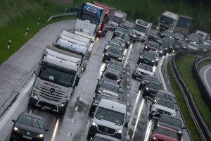 Pfingststau in Bayern, entspannte Verkehrslage in NRW