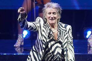 "Am Boden zerstört": Rod Stewart kann immer noch nicht auftreten