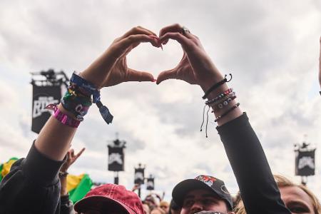 Die Fans freuen sich auf Festivaltag Nummer zwei.