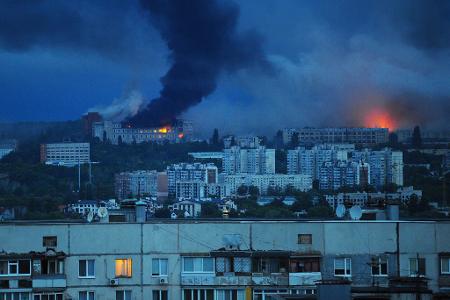 Russland hat die ostukrainische Stadt Charkiw an diesem Wochenende mit den schlimmsten Luftangriffen seit Kriegsbeginn überzogen.