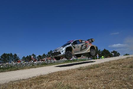 Rallye-WM: Ogier gewinnt auf Sardinien Rallye-WM: Ogier gewinnt auf Sardinien