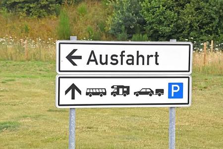 f_Autohof_Beschilderung_außen
