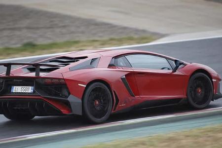 Lamborghini Aventador SV 2015, Seitenansicht, Fahrt