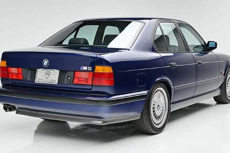 BMW M5 E34 Limousine (1991) Mauritius-Blau Metallic