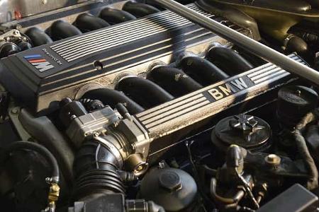BMW M5 E34 V12