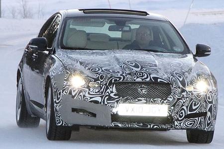  Jaguar XF Erlkönig