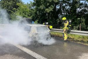 Pkw Brand auf der Autobahn