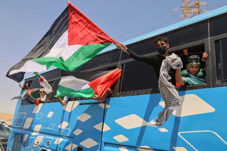 Aktivisten wollen am Grenzübergang Rafah gegen Israels Angriffe im Gazastreifen protestieren.