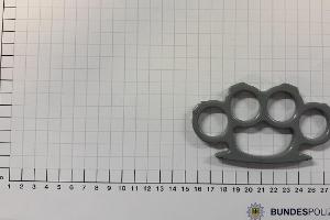 Bundespolizei findet Schlagring bei einem Minderjährigen