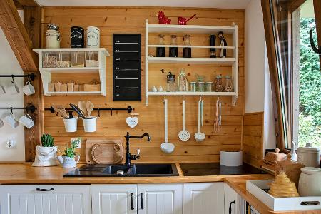 Used- und DIY-Küchenregale