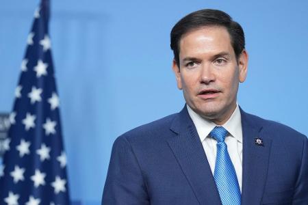 Die USA beteiligen sich nach eigenen Angaben nicht an dem israelischen Angriff auf den Iran. Die USA beteiligen sich nach eigenen Angaben nicht an dem israelischen Angriff auf den Iran.