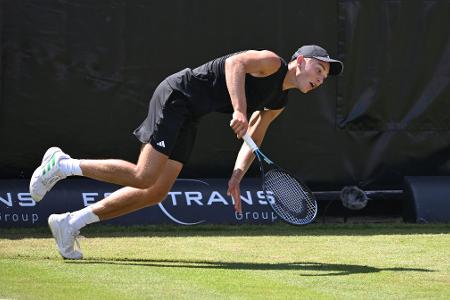 Abgehoben: Justin Engel zeigt vollen Einsatz beim Tennis-Turnier in Stuttgart.