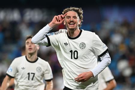 Nick Woltemade aus Deutschland jubelt über ein Tor bei der Vorrunde zur U21-EM.