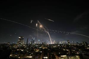 Eskalation in Nahost: Iranischer Gegenangriff auf Israel