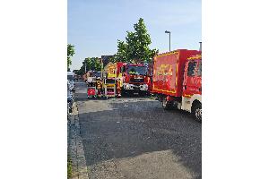 Verpuffung in chemischer Fabrik - Großeinsatz in Lehrte erweist sich als Übung