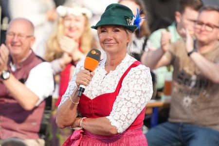 Andrea Kiewel verpasst "ZDF-Fernsehgarten"-Jubiläum: Wer springt ein?
