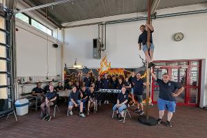 Jugendfeuerwehr Bedburg-Hau besucht bekannte Drehkulisse der WDR-Serie "Feuer & Flamme"