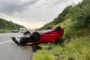 Unfall auf der Autobahn, Lebensretter Sicherheitsgurt