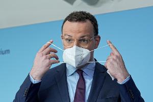 Spahn wehrt sich gegen Masken-Vorwürfe während der Pandemie