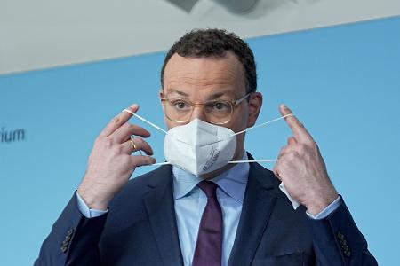 Unions-Fraktionschef Jens Spahn verteidigt seine Masken-Politik während der Pandemie. (Archivbild) Unions-Fraktionschef Jens Spahn verteidigt seine Masken-Politik während der Pandemie. (Archivbild)