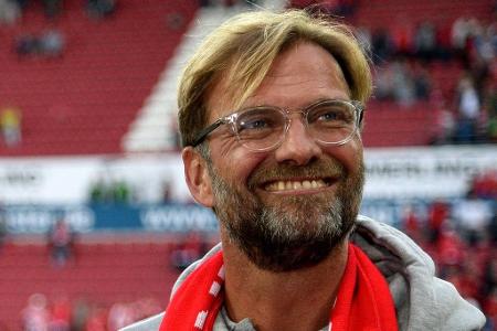 'In Mainz könnte ich einen Haufen auf die Ludwigstraße machen und alle würden sagen: Super, Kloppo!' (Klopp auf die Frage, ob es in Dortmund schwieriger als in Mainz ist) 'In Mainz könnte ich einen Haufen auf die Ludwigstraße machen und alle würden sagen: Super, Kloppo!' (Klopp auf die Frage, ob es in Dortmund schwieriger als in Mainz ist)