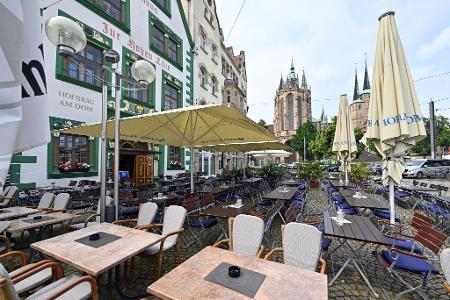 Die Gastronomen erleben schwierige Zeiten - weil viel Menschen in Deutschland sparen und nur zurückhaltend konsumieren.
