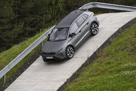 Skoda Elroq RS Elektro SUV Fahrbilder Offroad
