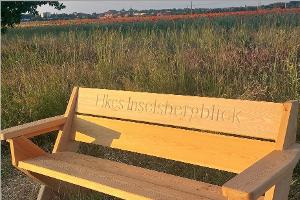 Holzbank entwendet