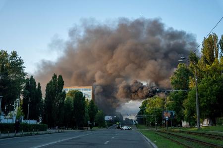 Russischer Angriff auf Kiew tötet mindestens 14 Menschen