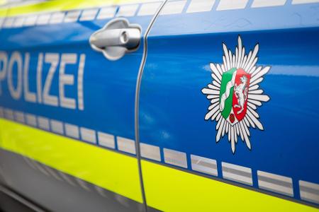 Die Polizei sucht nach zwei Straftätern. (Symbolbild) Die Polizei sucht nach zwei Straftätern. (Symbolbild)