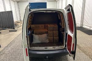 Explosive Fracht im Sommer ./. Stralsunder Zoll ertappt jungen Mann mit mehr als 36.000 Feuerwerkskörpern