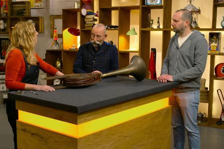 "Bares für Rares"-Waldi kommen bei einem Objekt wilde Ideen