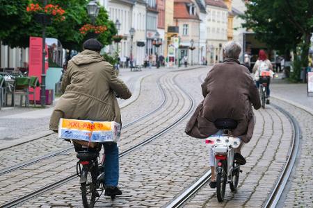 Straßenbahnschienen können für Räder ein tückisches Hindernis sein. (Archivbild)