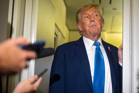 Donald Trump wendet sich mit scharfen Drohungen an Teheran. Donald Trump wendet sich mit scharfen Drohungen an Teheran.