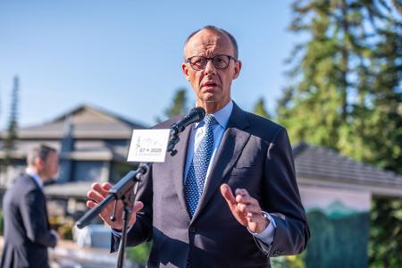Kanzler Friedrich Merz hofft auf einen Deal für die deutsche Autoindustrie. Kanzler Friedrich Merz hofft auf einen Deal für die deutsche Autoindustrie.