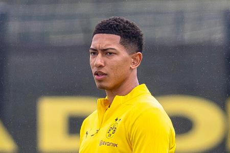 Jobe Bellingham (ab 59.) - Note: 3,5 - Feierte sein Debüt für den BVB und forderte sofort die Bälle im Zentrum. Ist aber sichtlich noch nicht an dem Punkt, wo er eine biedere Mannschaft im Alleingang auf ein anderes Level heben kann. Machte seine Sache auf individueller Ebene ordentlich.