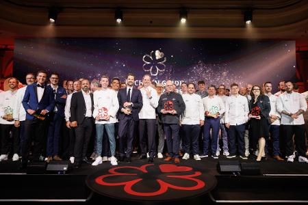 Freude, Jubel und der Preis für harte Arbeit: In Frankfurt sind am Dienstag die neuen Michelin-Sterne an Spitzenküchen in Deutschland verliehen worden. Freude, Jubel und der Preis für harte Arbeit: In Frankfurt sind am Dienstag die neuen Michelin-Sterne an Spitzenküchen in Deutschland verliehen worden.