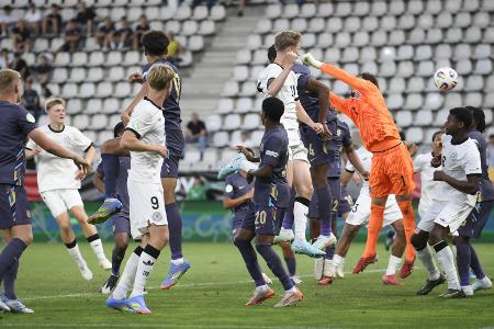 5:1 verspielt: DFB-Junioren müssen um Halbfinaleinzug bangen 5:1 verspielt: DFB-Junioren müssen um Halbfinaleinzug bangen