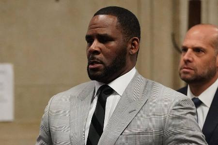 Mordkomplott? R. Kelly nach Überdosis im Krankenhaus Mordkomplott? R. Kelly nach Überdosis im Krankenhaus
