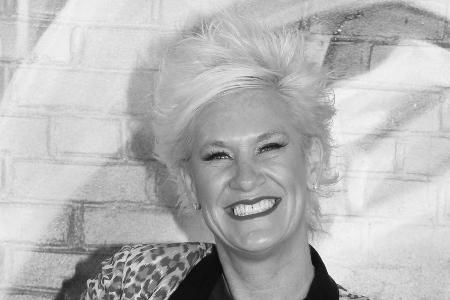 TV-Köchin Anne Burrell ist im Alter von 55 Jahren gestorben