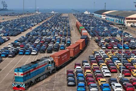 Die chinesische Autoindustrie hat auf ihrem Heimatmarkt die deutsche Konkurrenz weit hinter sich gelassen. (Symbolbild) Die chinesische Autoindustrie hat auf ihrem Heimatmarkt die deutsche Konkurrenz weit hinter sich gelassen. (Symbolbild)