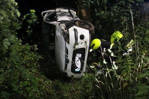 Leichlingen - Pkw-Fahrer weicht Reh aus und verletzt sich schwer