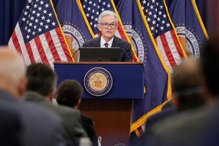 Die Federal Reserve mischt sich nicht in die Politik ein - doch die von US-Präsident Donald Trumps Zollpolitik ausgelöste Unsicherheit macht es den Notenbankern schwer, ihren Kurs festzulegen. Die Federal Reserve mischt sich nicht in die Politik ein - doch die von US-Präsident Donald Trumps Zollpolitik ausgelöste Unsicherheit macht es den Notenbankern schwer, ihren Kurs festzulegen.
