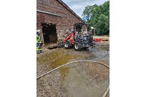 Hoflader fängt Feuer