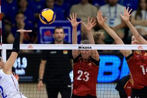 Deutsche Volleyballerinnen schlagen Weltmeister Serbien
