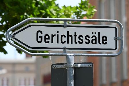 Die Hürden für offensichtlich unbegründete Klagen, die darauf abzielen, missliebige Meinungen zu unterdrücken, sollen höher werden. Die Hürden für offensichtlich unbegründete Klagen, die darauf abzielen, missliebige Meinungen zu unterdrücken, sollen höher werden.