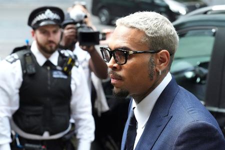 Der US-Sänger Chris Brown plädiert auf nicht schuldig. Der US-Sänger Chris Brown plädiert auf nicht schuldig.