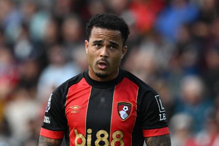 MITTELFELD: Justin Kluivert (AFC Bournemouth) - Laut 'Talksport' überraschend auf der Leverkusener Liste befindet sich Ex-RB-Leipzig-Spieler Justin Kluivert. Der Niederländer konnte damals in einer Leih-Saison aber nur selten sein Potenzial zeigen. Sein Marktwert beläuft sich trotzdem noch auf 35 Millionen Euro.
