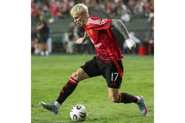 ANGRIFF: Alejandro Garnacho (Manchester United) - Erik ten Hag wirbt laut 'kicker' um den Außenbahnspieler von Manchester United. Dem Argentinier wird aber nachgesagt, er wolle weiter in der Premier League spielen - auch wenn das nicht mehr in Manchester sein dürfte.