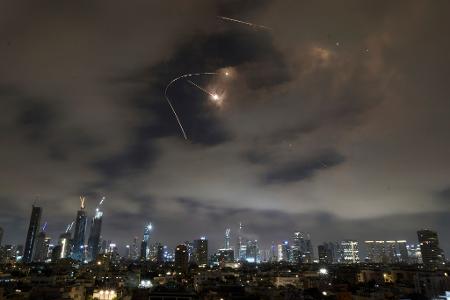 Iran meldet Angriff auf Ghom und Explosion in Isfahan